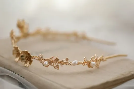 Fallyn Gold Freshwater Pearl Laurel Headband